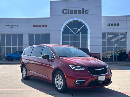 2026 Chrysler Pacifica SELECT Passenger Van