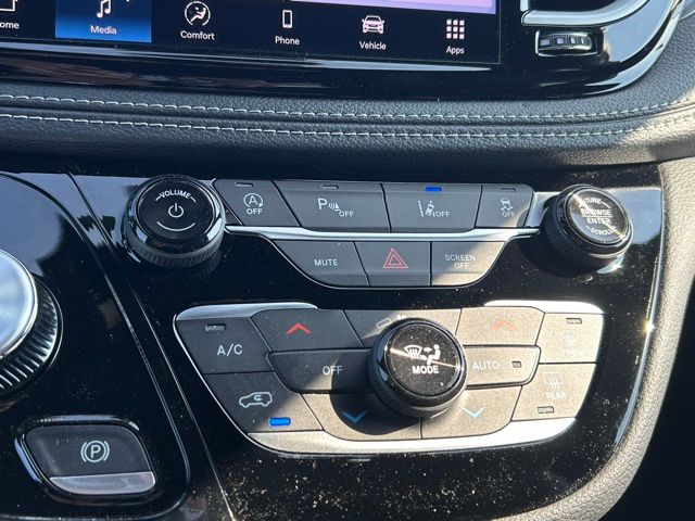2026 Chrysler Pacifica Select - Photo 27