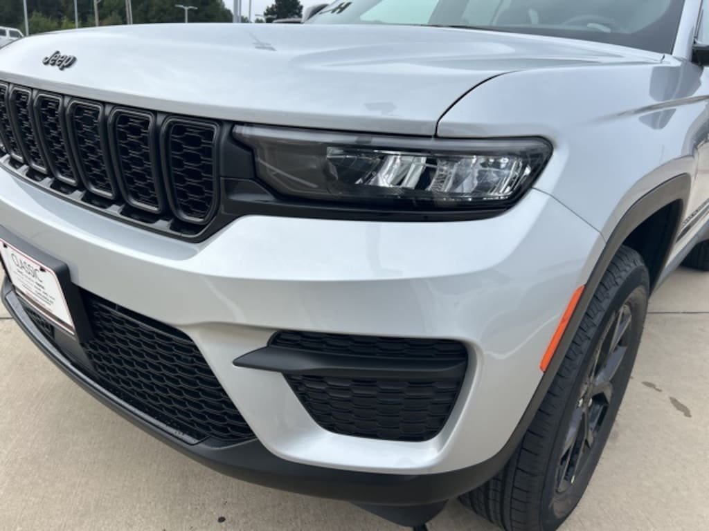 New 2025 Jeep Grand Cherokee ALTITUDE X 4X2 Sport Utility
