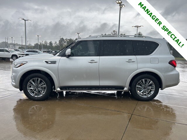 2021 Infiniti QX80 Luxe photo 4