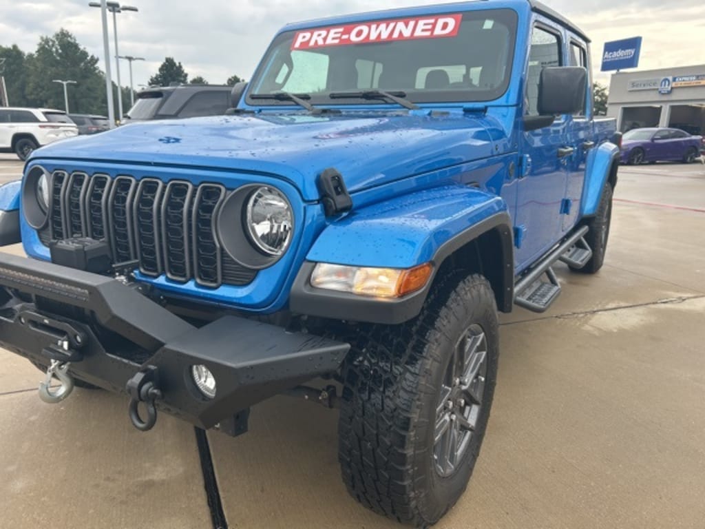 Used 2024 Jeep Gladiator Sport Truck Crew Cab