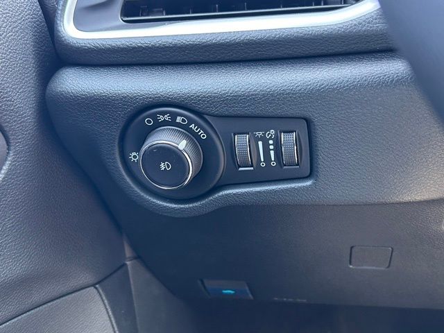 2026 Chrysler Pacifica Select - Photo 20