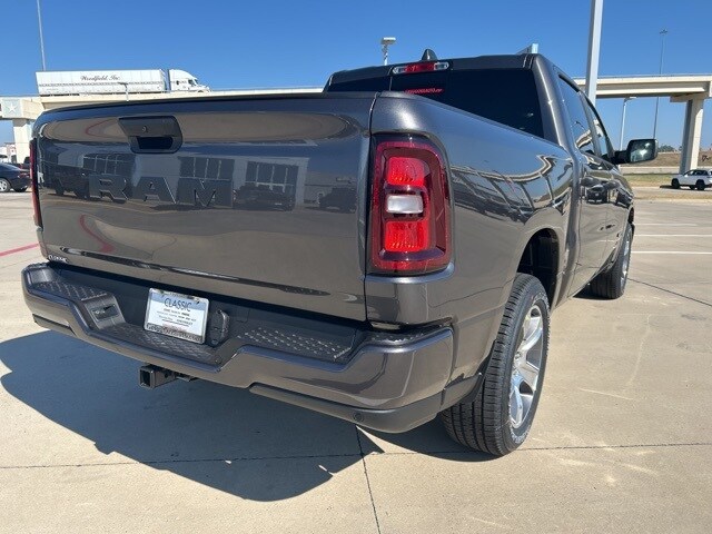 2026 RAM 1500 Express - Photo 10