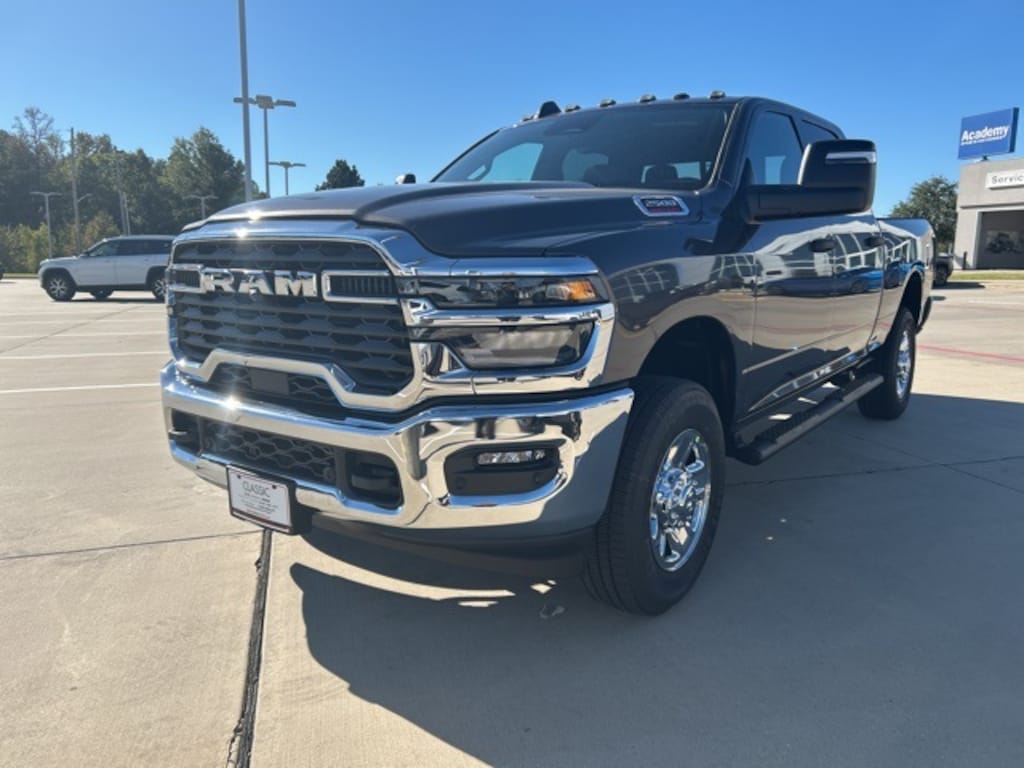 New 2026 Ram 2500 TRADESMAN CREW CAB 4X4 6'4 BOX Pickup