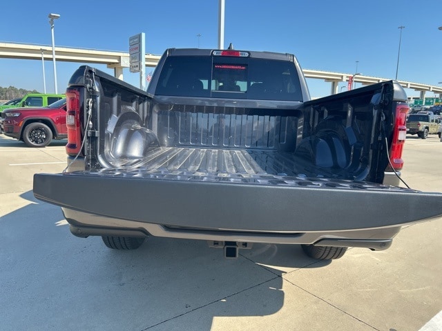 2026 RAM 1500 Express - Photo 9