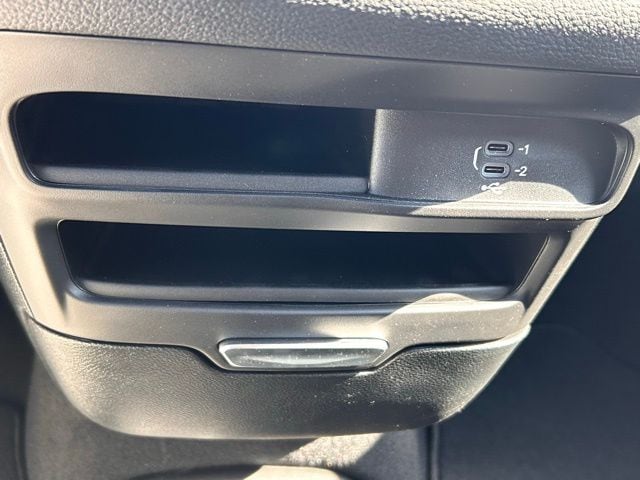 2026 Chrysler Pacifica Select - Photo 29