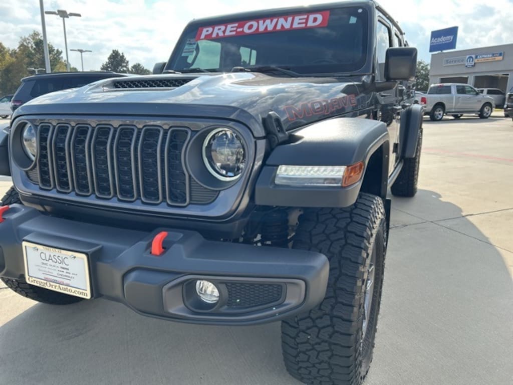 Used 2024 Jeep Gladiator Mojave Truck Crew Cab