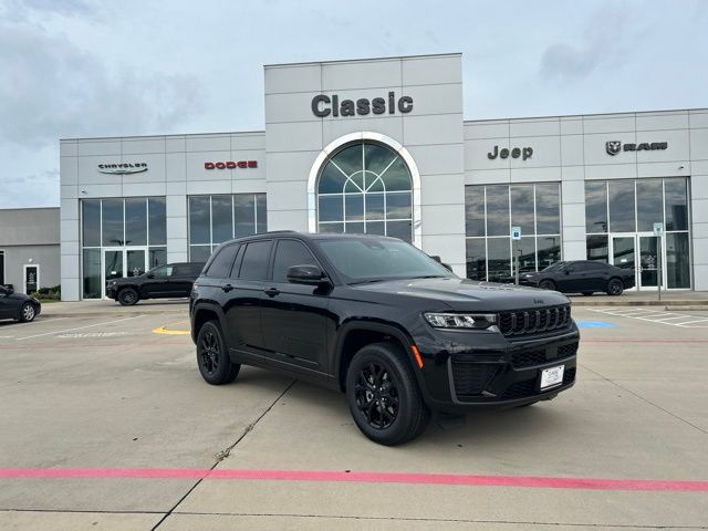 New 2026 Jeep Grand Cherokee LAREDO ALTITUDE 4X4