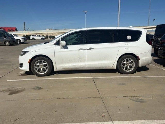 Used 2018 Chrysler Pacifica Touring Plus with VIN 2C4RC1FG8JR125666 for sale in Texarkana, TX