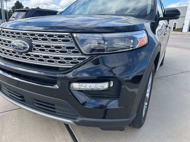 2023 Ford Explorer Limited photo 4
