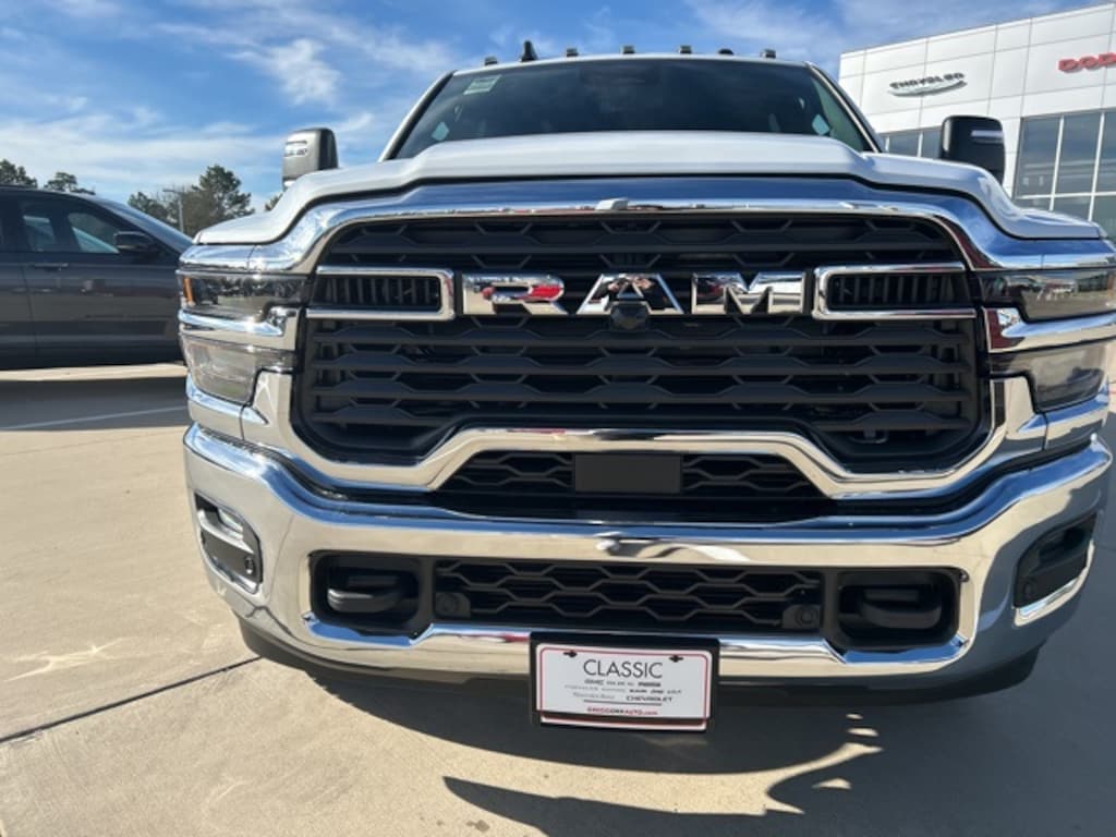 New 2026 Ram 3500 TRADESMAN CREW CAB 4X4 8' BOX Pickup