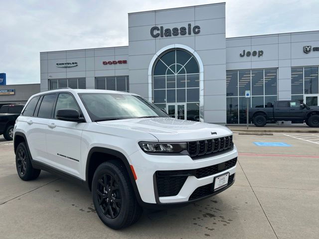 New 2026 Jeep Grand Cherokee LAREDO ALTITUDE 4X4