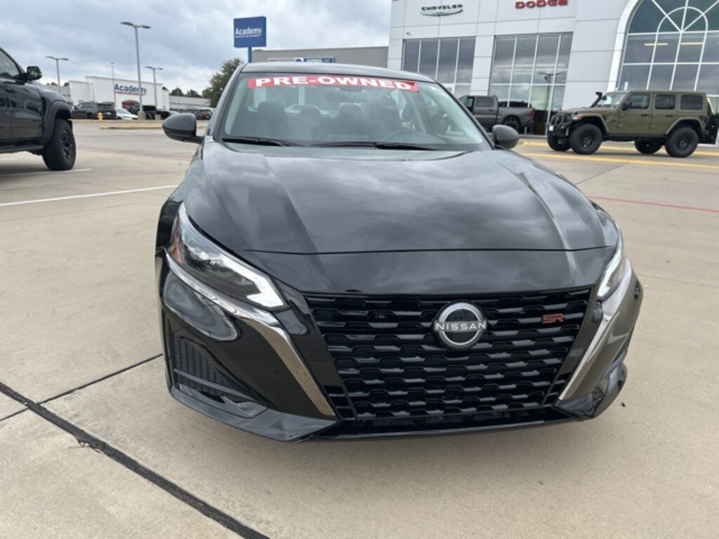 Used 2025 Nissan Altima 2.5 SV Sedan