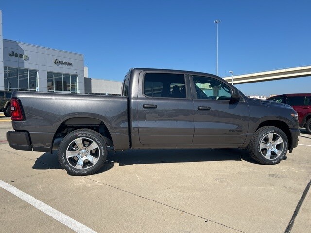 2026 RAM 1500 Express - Photo 11