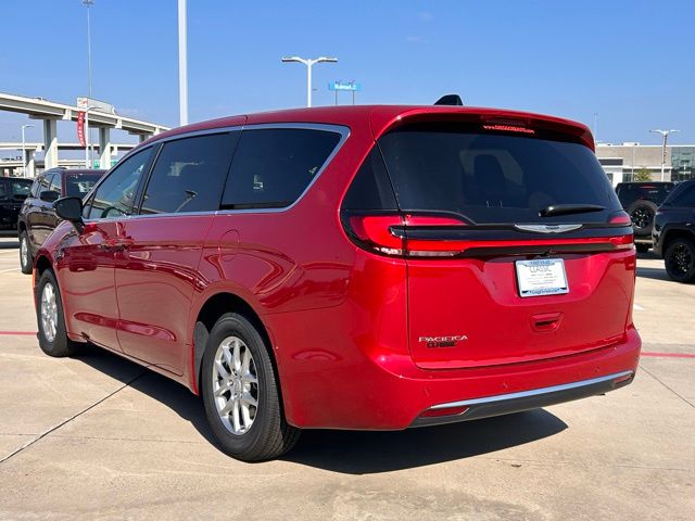 2026 Chrysler Pacifica Select - Photo 7