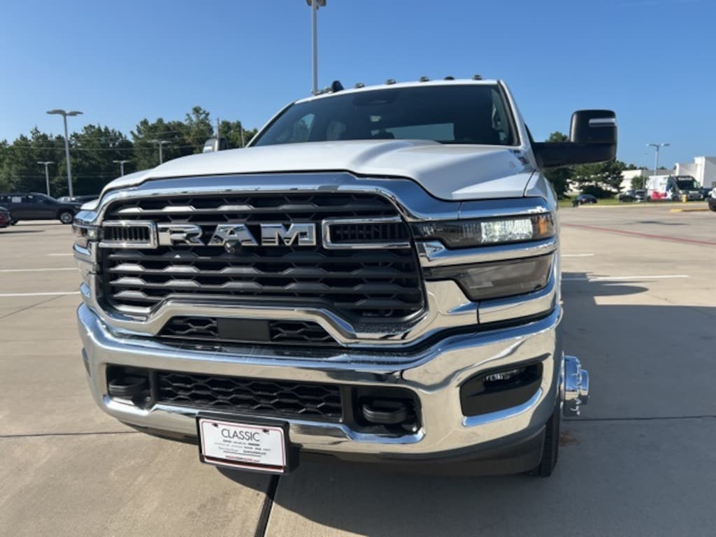 New 2025 Ram 3500 Chassis Cab 3500 BIG HORN CREW CAB CHASSIS 4X4 60' CA Pickup