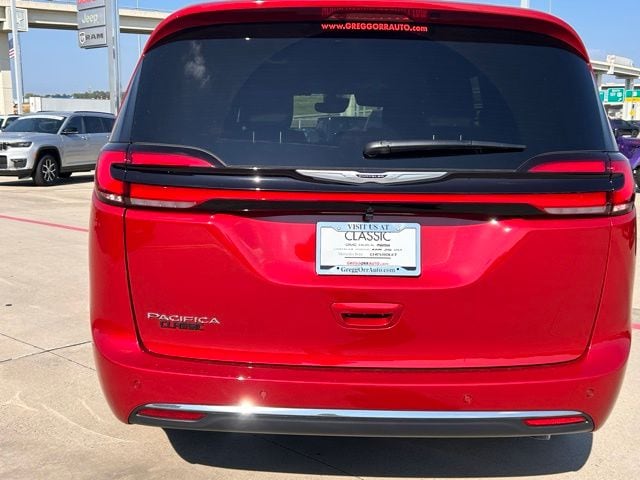2026 Chrysler Pacifica Select - Photo 8