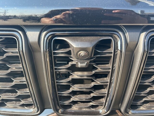 2025 Jeep Grand Cherokee Limited photo 3