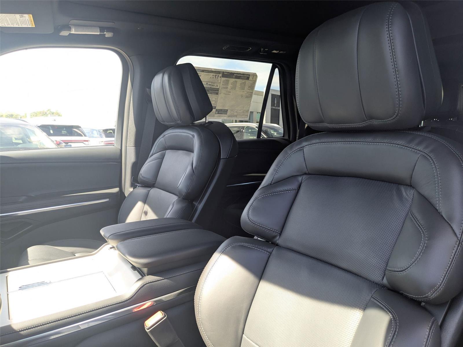 2025 Lincoln Navigator Reserve L - Photo 14
