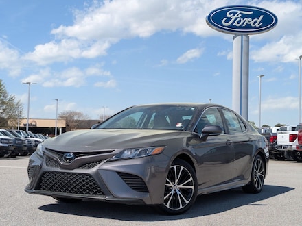 2020 Toyota Camry SE SE Auto AWD