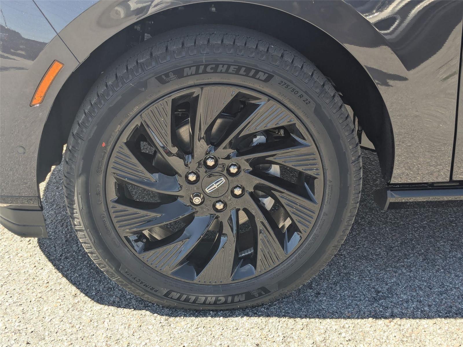 2025 Lincoln Navigator Reserve L - Photo 10