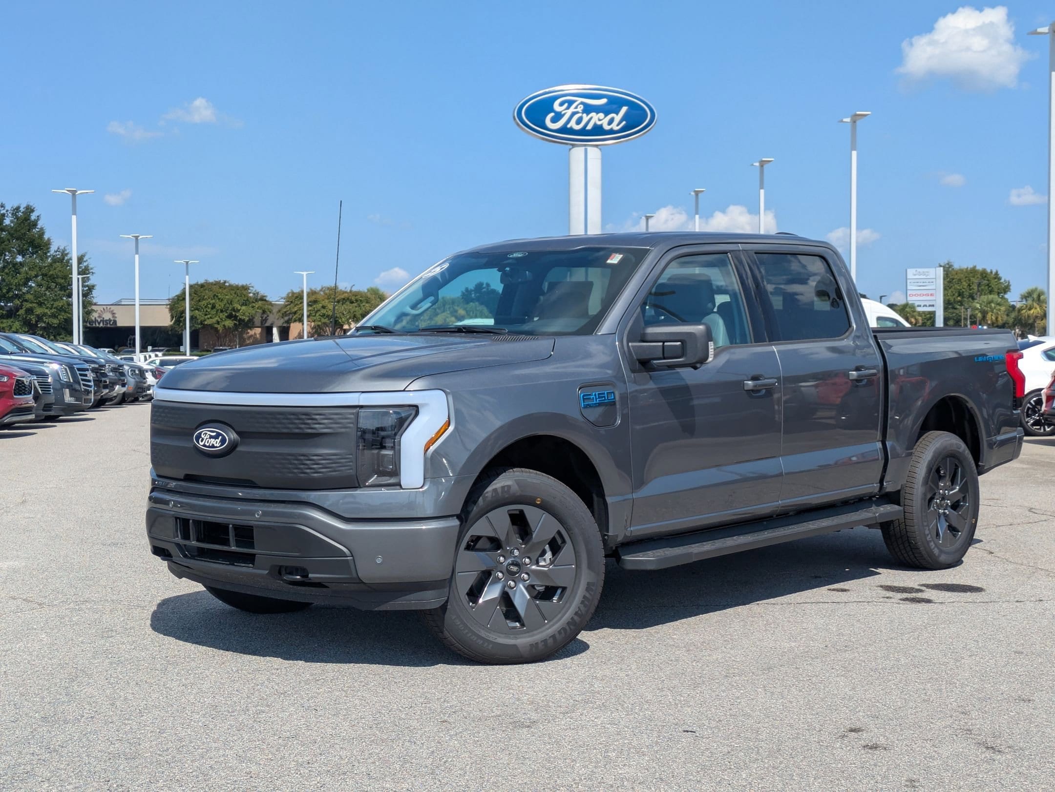 2025 Ford F-150 Lightning Flash's photo
