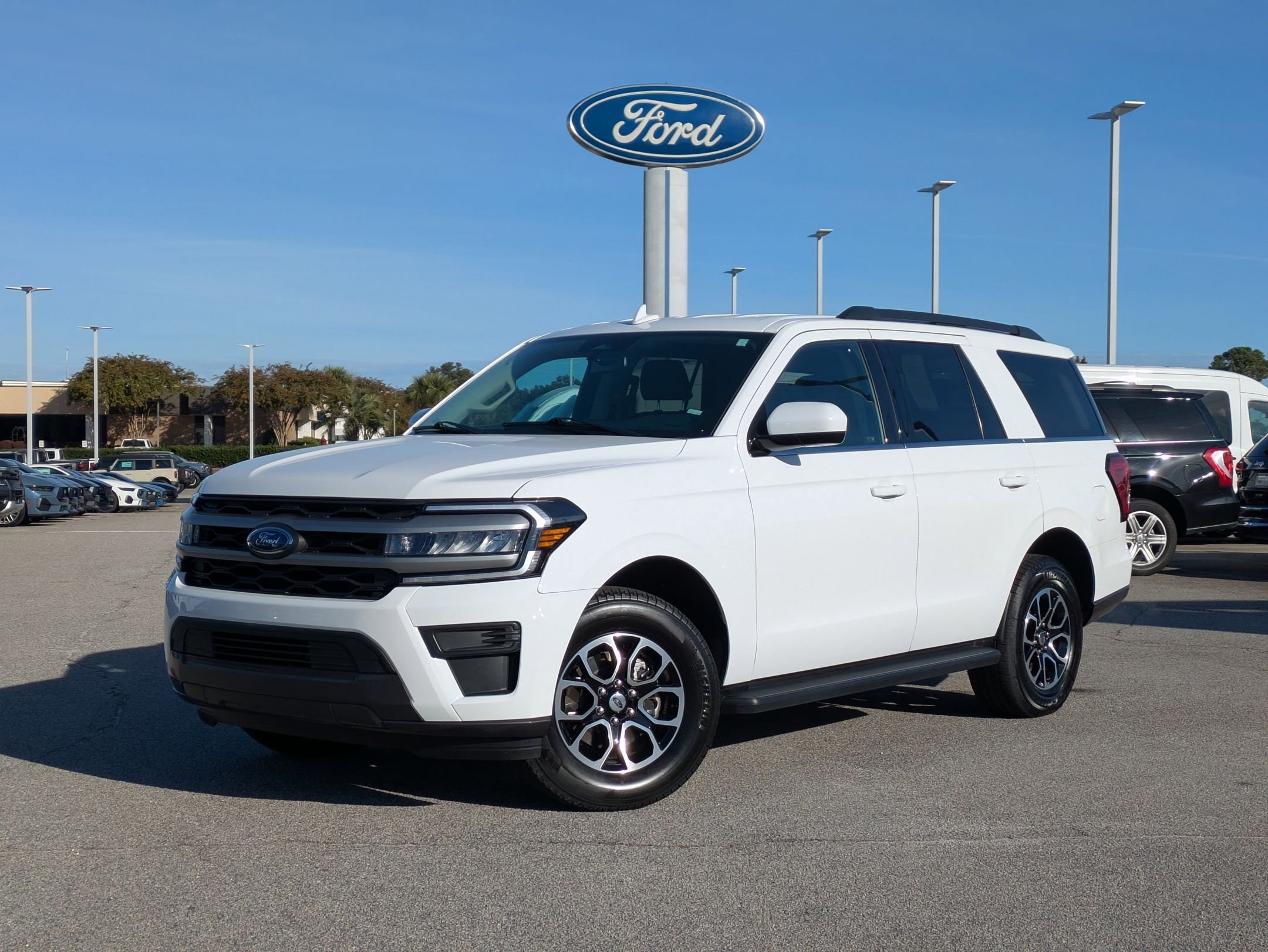 2024 Ford Expedition XLT's photo
