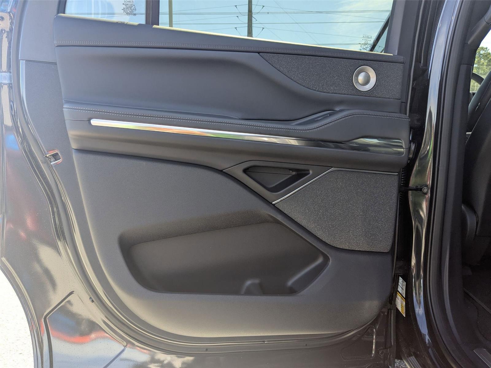 2025 Lincoln Navigator Reserve L - Photo 22