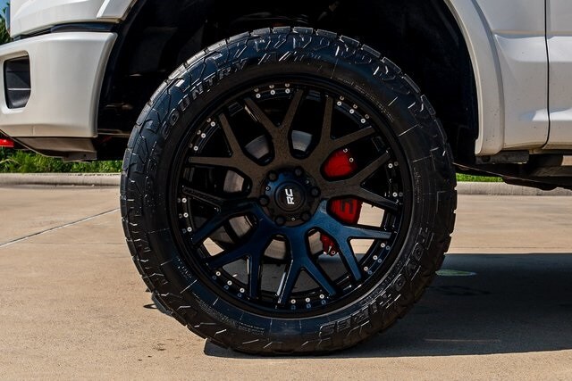 2015 Ford F-150 Platinum photo 4