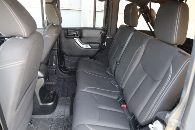 2016 Jeep Wrangler Unlimited Rubicon - Photo 12