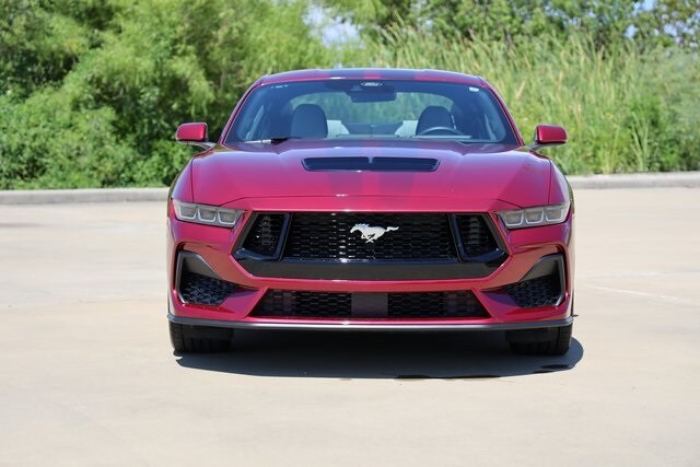 2025 Ford Mustang GT photo 2