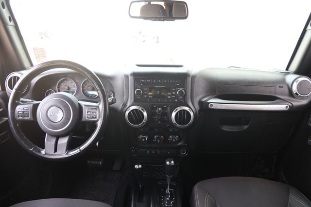 2016 Jeep Wrangler Unlimited Rubicon - Photo 11