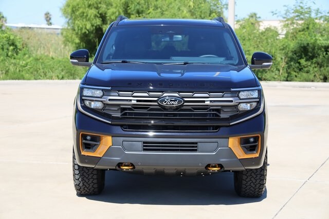 2025 Ford Expedition photo 2