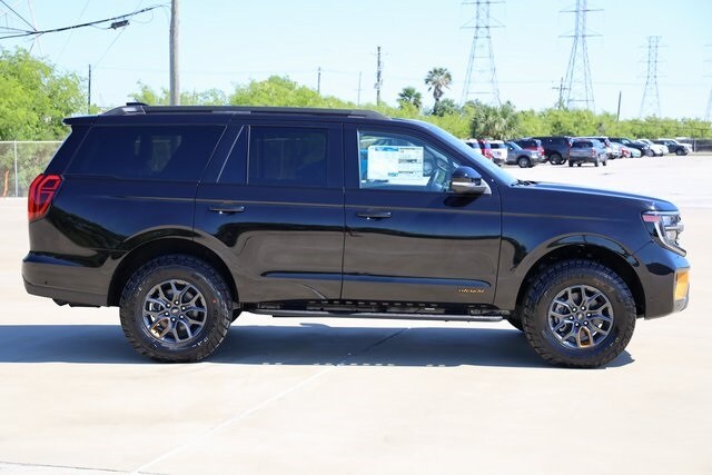 2025 Ford Expedition photo 4