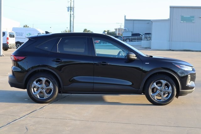 2025 Ford Escape ST-Line photo 4