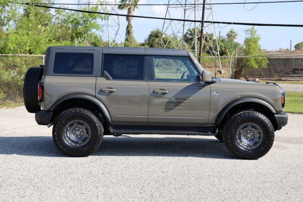 New 2025 Ford Bronco Outer Banks SUV