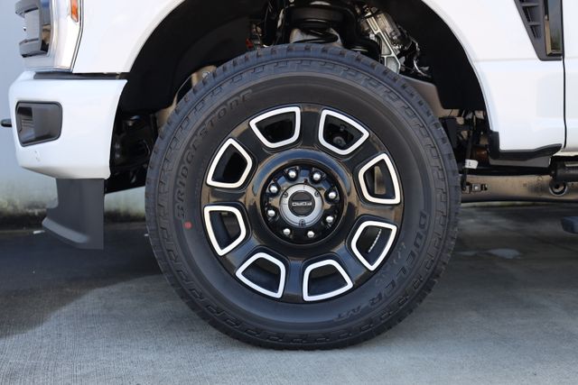 2026 Ford F-250 Super Duty Platinum - Photo 9