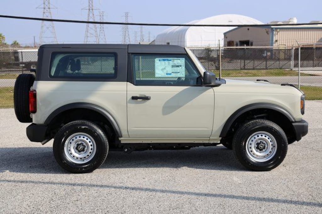 New 2025 Ford Bronco Base SUV