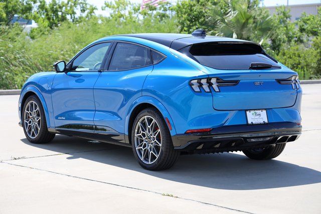 2025 Ford Mustang Mach-E GT - Photo 6