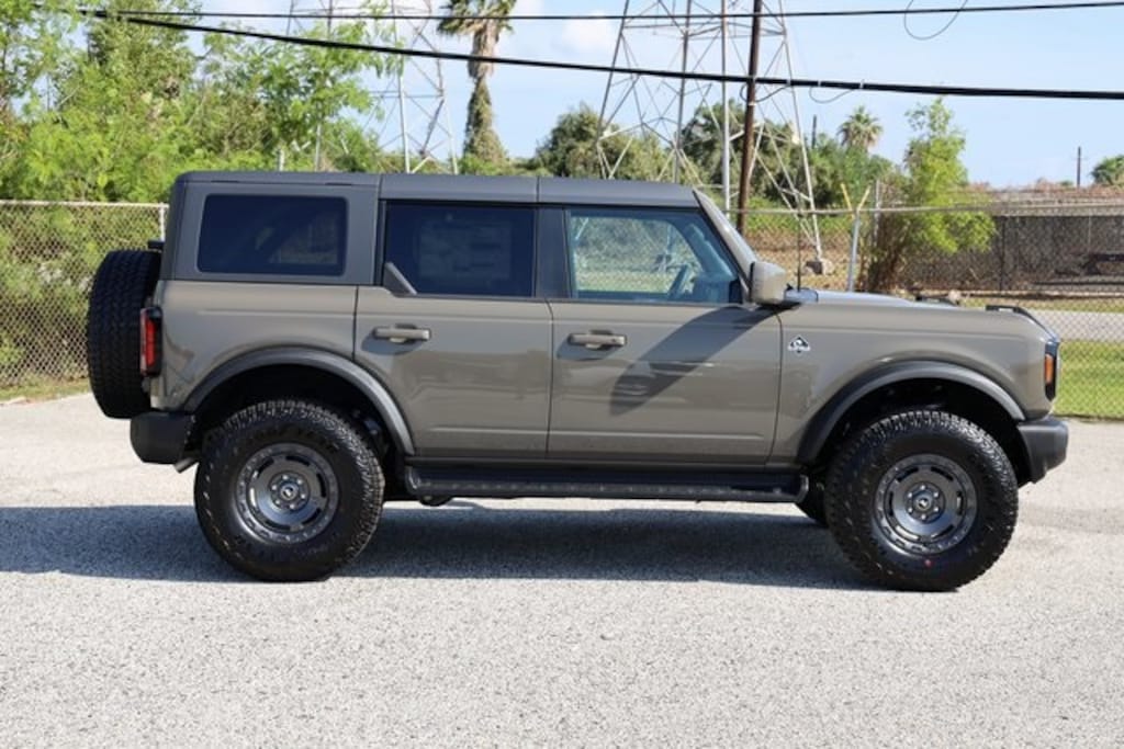New 2025 Ford Bronco Outer Banks SUV