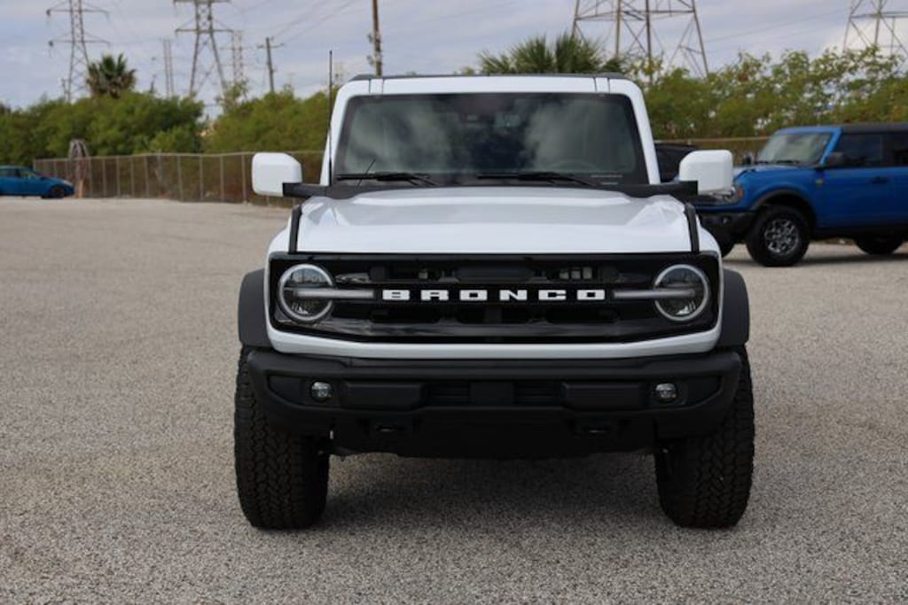 New 2025 Ford Bronco Outer Banks SUV