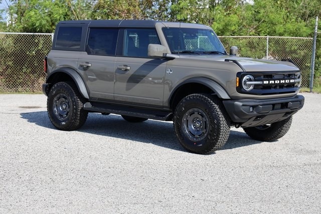2025 Ford Bronco 4-Door Outer Banks's photo
