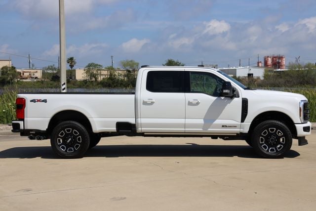 2026 Ford F-250 Super Duty Platinum - Photo 4
