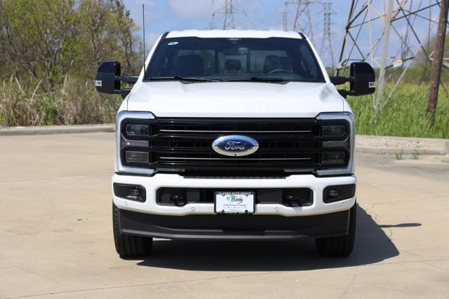 2026 Ford F-250 Super Duty Platinum - Photo 2