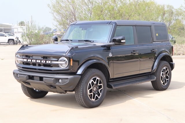 2025 Ford Bronco Outer Banks photo 3
