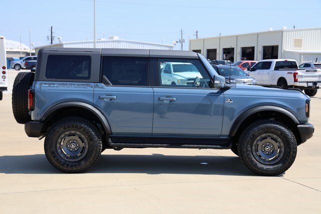 2025 Ford Bronco Outer Banks photo 4