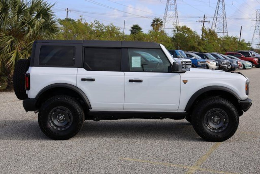 New 2025 Ford Bronco Badlands SUV