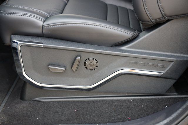 2026 Ford F-250 Super Duty Platinum - Photo 15