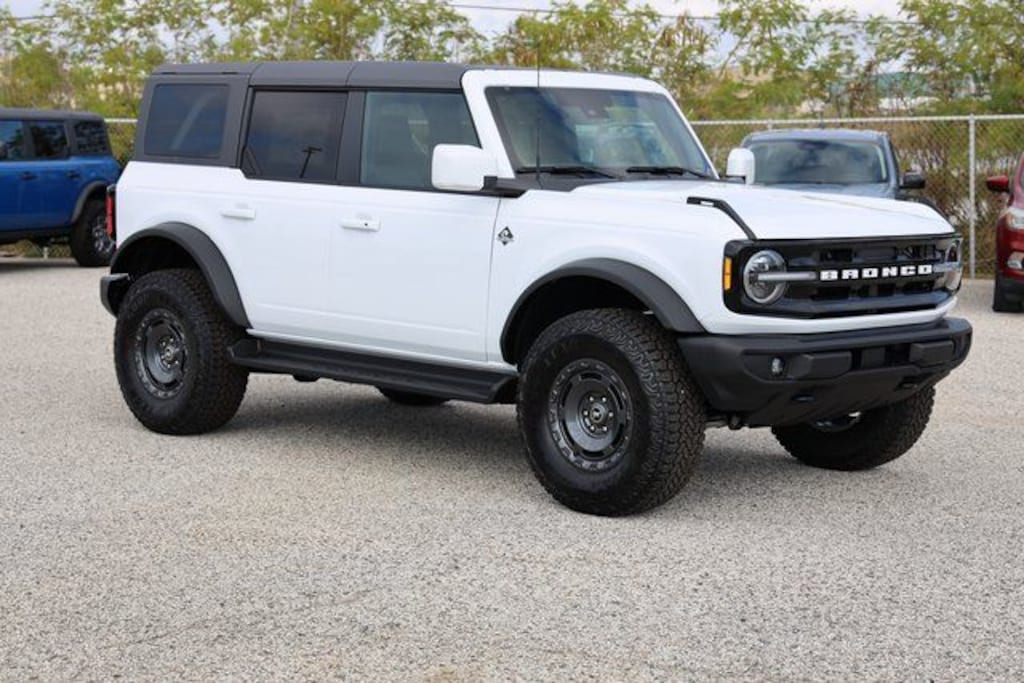 New 2025 Ford Bronco Outer Banks SUV