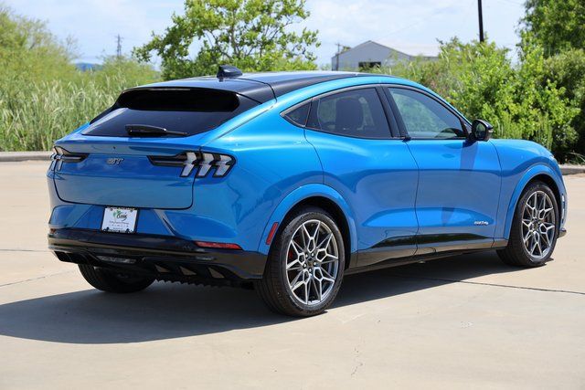 2025 Ford Mustang Mach-E GT - Photo 8